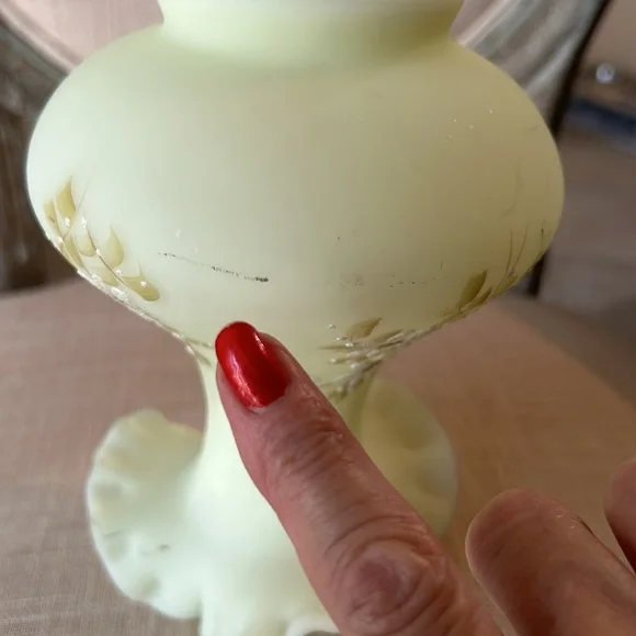 Vintage Fenton Ruffled Hand painted  Vase - Picture 4 of 10